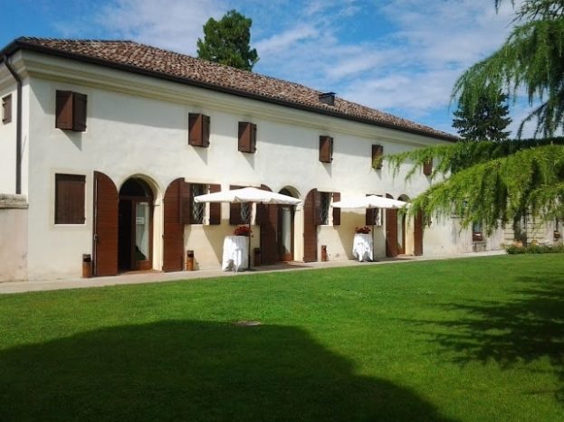 VILLA DIRCE