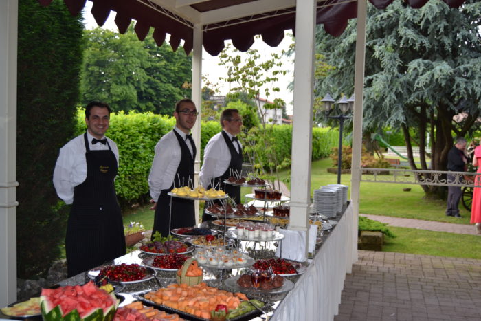 Buffet di frutta e dolci