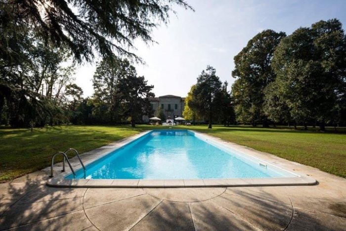La piscina e il parco