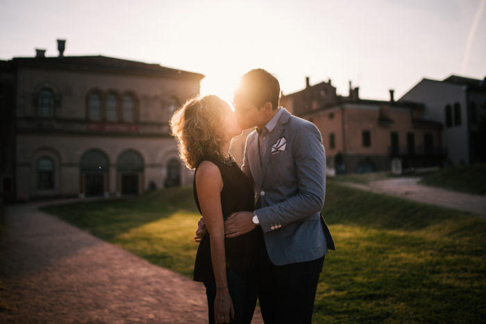 kissing