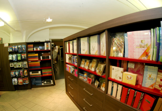 interno zona album