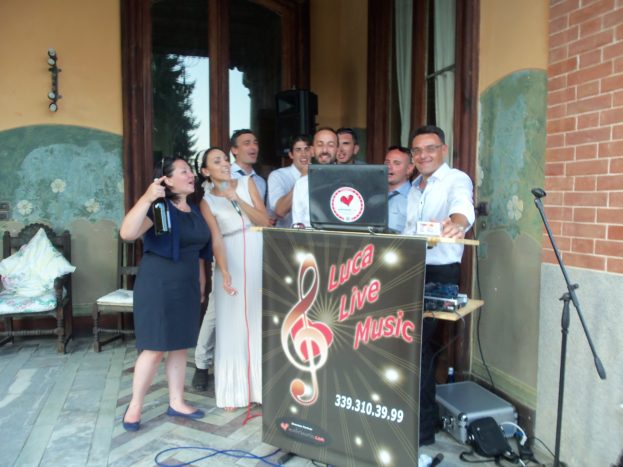 Karaoke con gli sposi