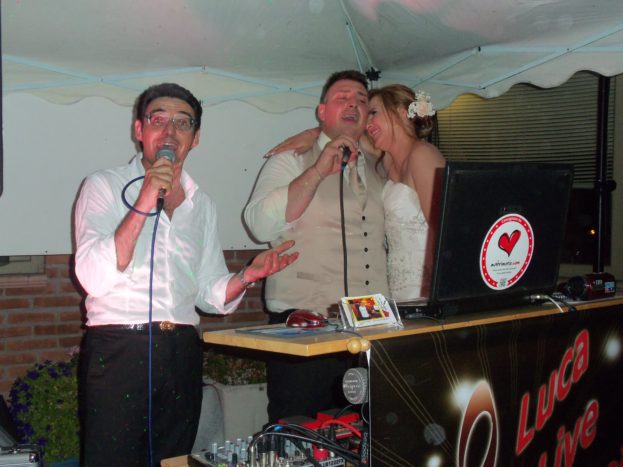 Karaoke con gli sposi