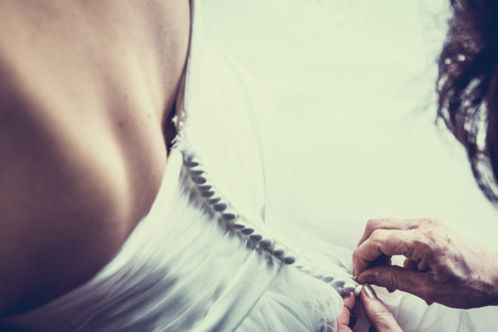 la sposa: vestizione