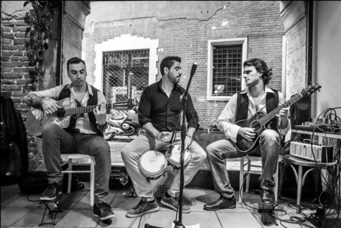Triomanzana live