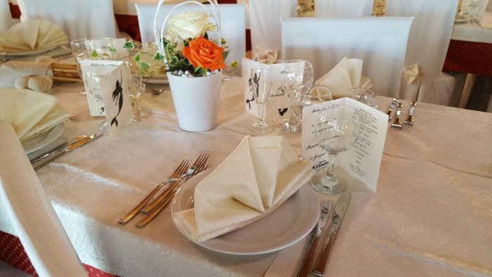 Allestimento tavoli