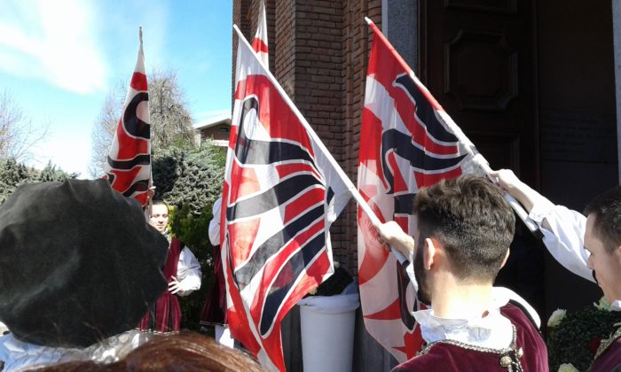 All'uscita dalla chiesa
