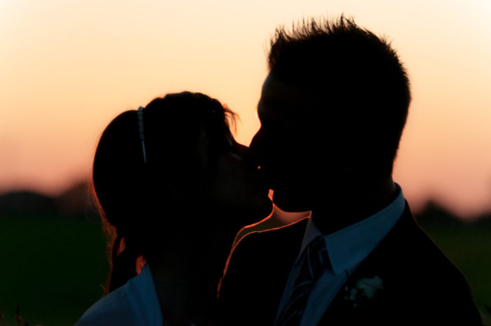 Bacio rubato al tramonto