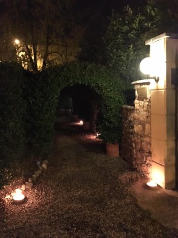 Il viale illuminato