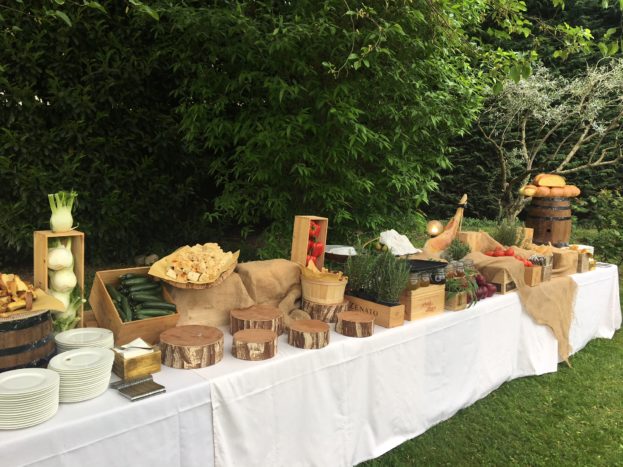 Aperitivo in giardino