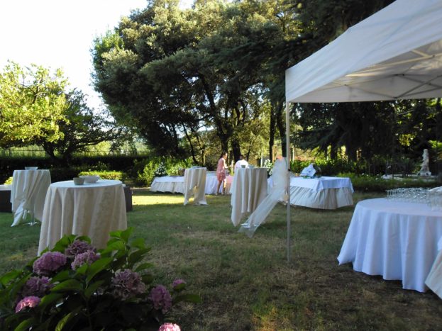 Buffet in giardino