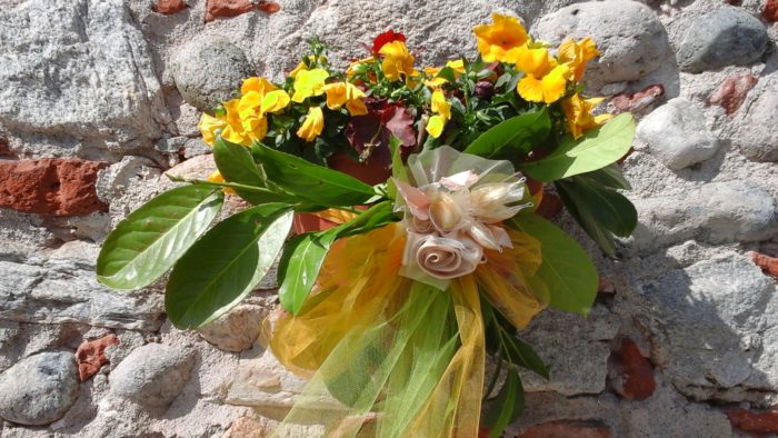 fiori con confetti