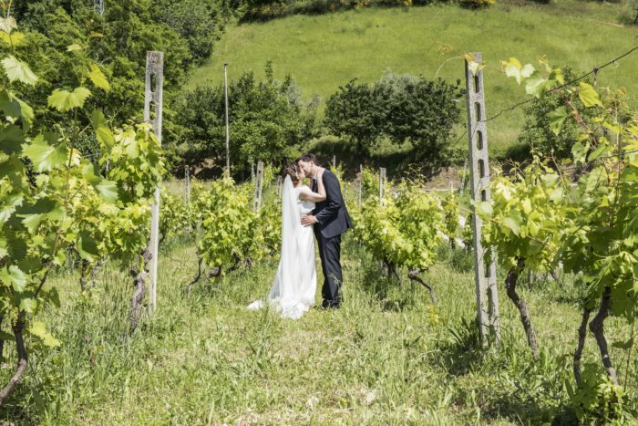 Foto di coppia nella vigna