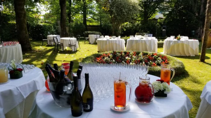 buffet nel parco davanti