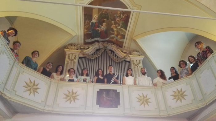 Anna&Ricky con il coro