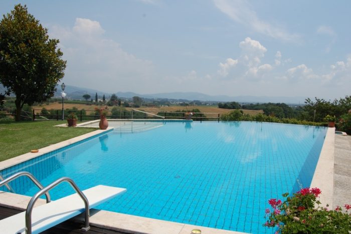 PISCINA
