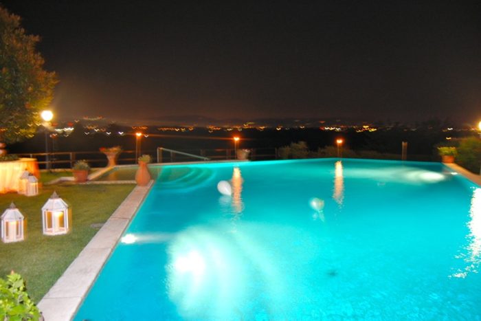 PISCINA NOTTURNA