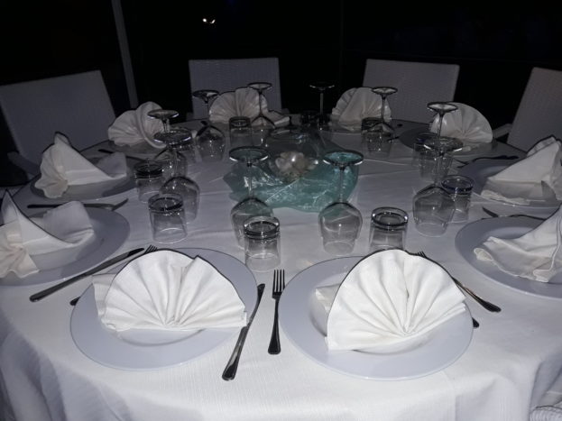 allestimento tavoli