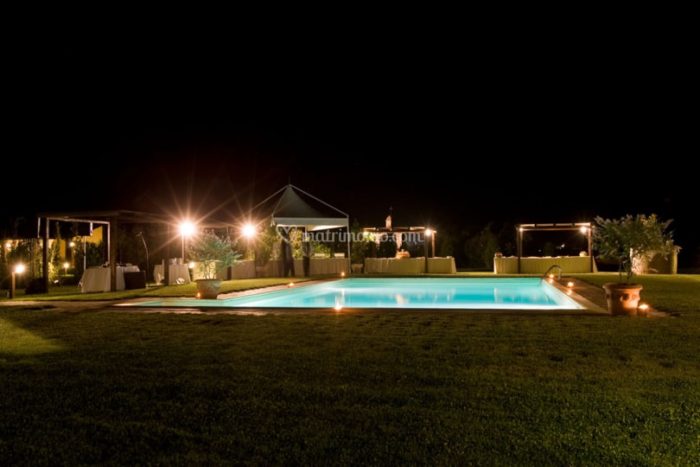 Piscina in notturna
