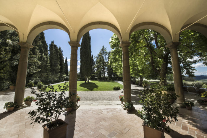 loggiato e giardino principale