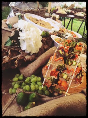 Buffet e decorazioni floreali
