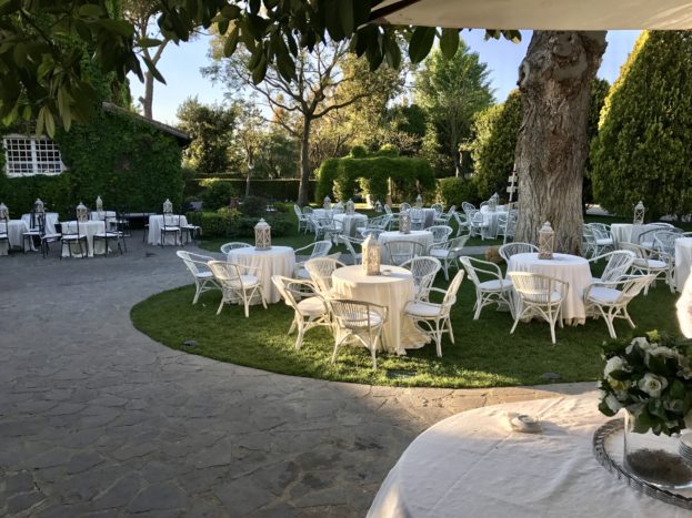 Aperitivo in giardino