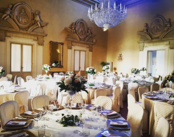 VILLA INTERNO CENA