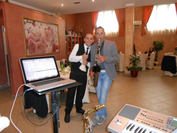Aiutando qua e la