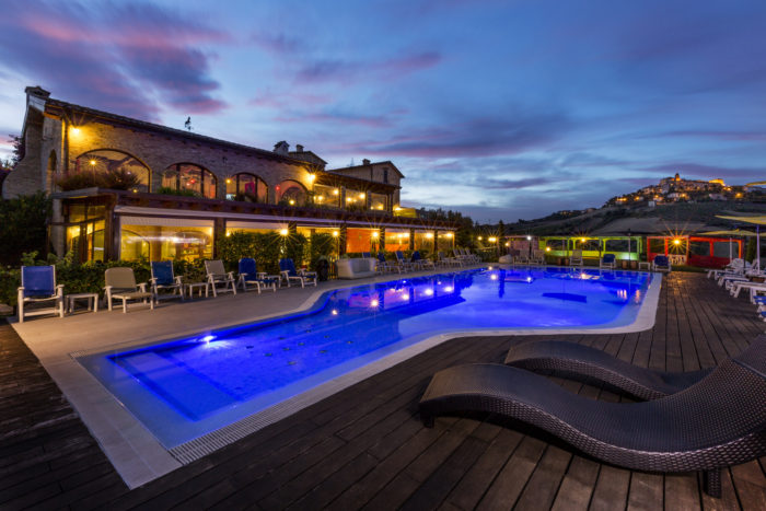 Area Piscina Serale