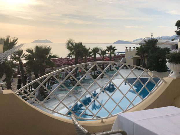 Vista dalla piscina