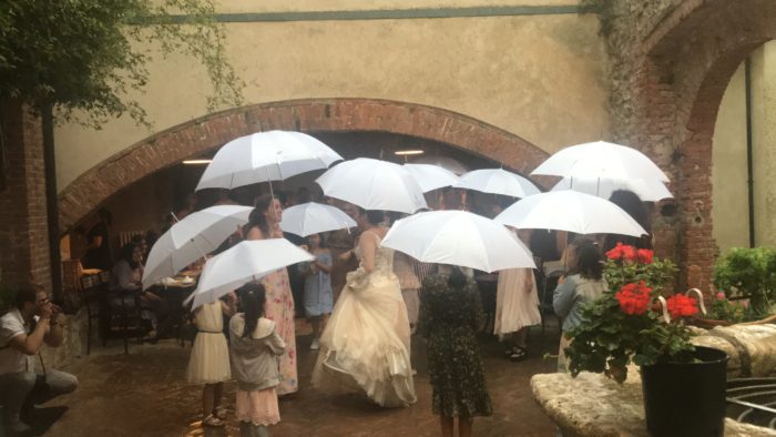 danzando sotto la pioggia
