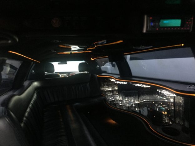Limousine Lincoln nera interni