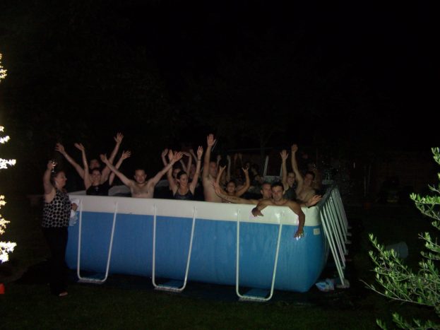 matrimonio in piscina dj set