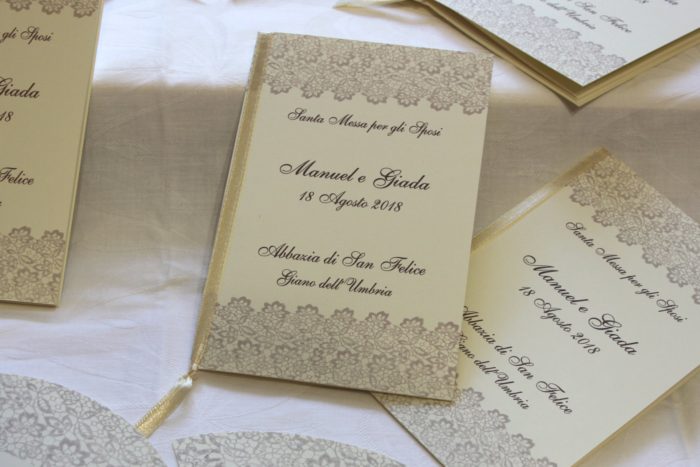 Libretto Messa beige e pizzo
