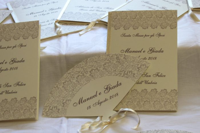 ventaglio beige e pizzo