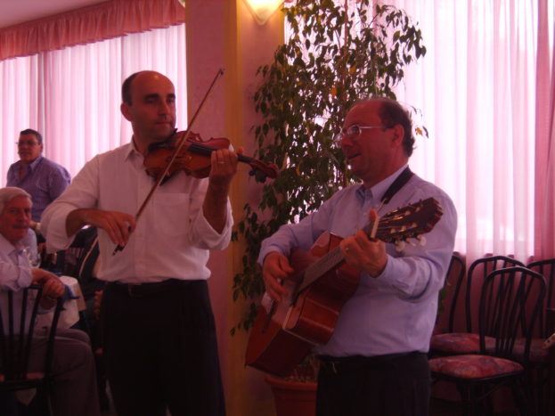 Posteggia con chiarra e violin