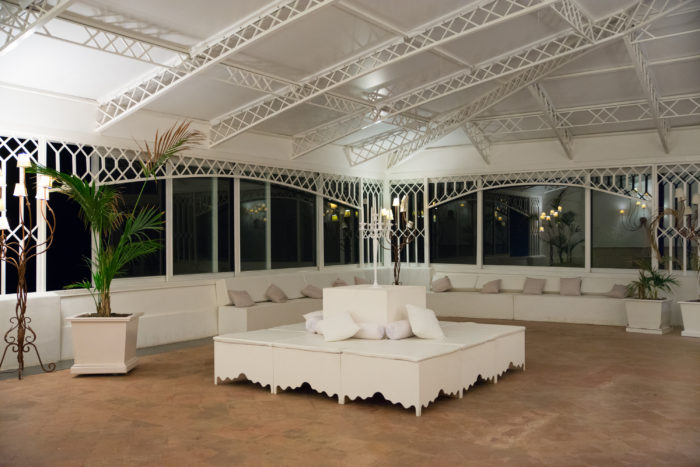 Sala bianca sui Faraglioni