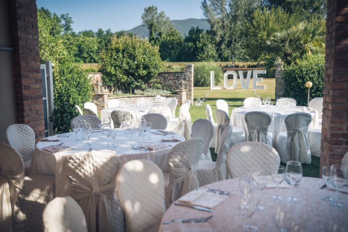 Apparecchiatura in giardino