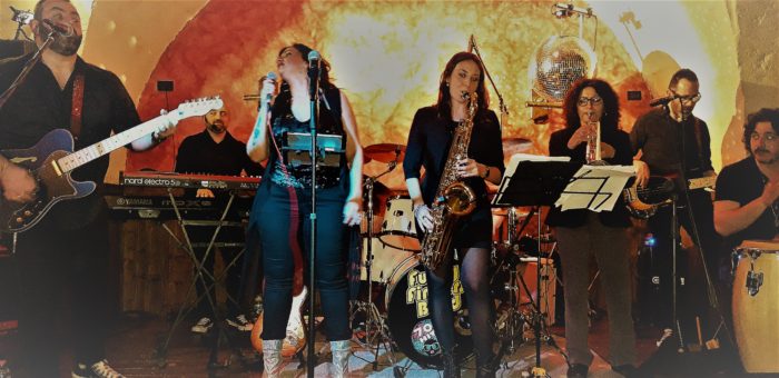 Funky Fingers Band 8