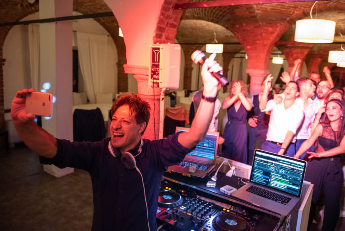 wedding deejay