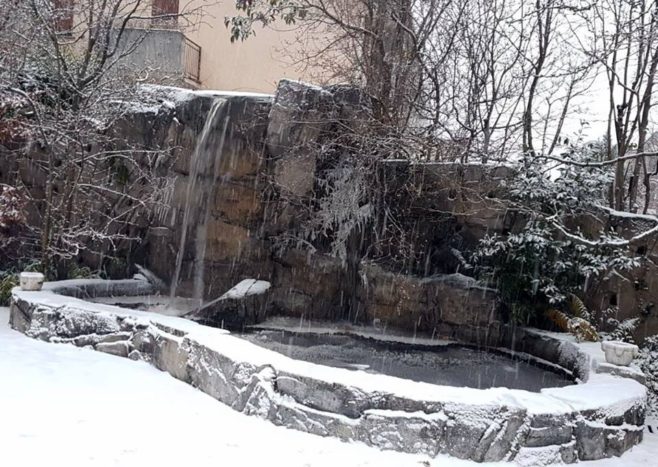 cascata invernale