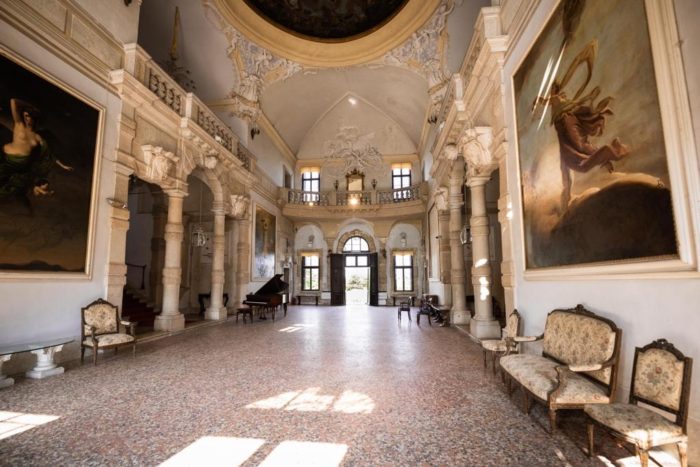 Il salone centrale