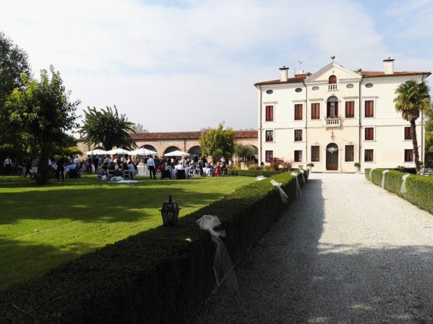 viale ingresso