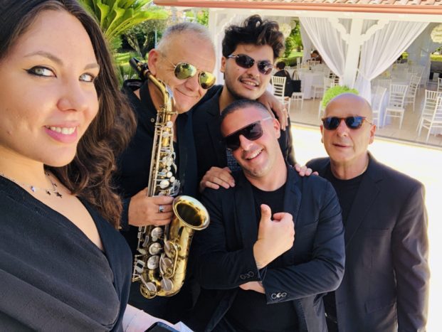 Live band