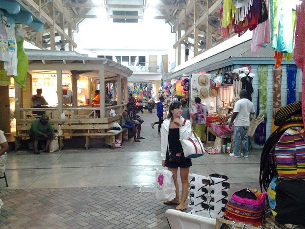 shopping a Nassau