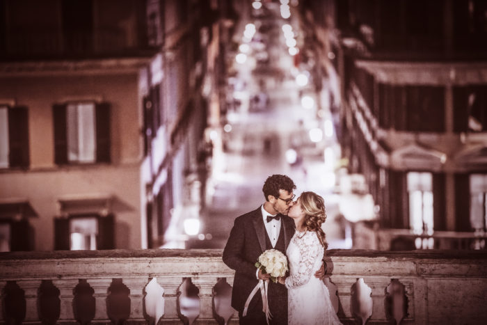 bacio in piazza di spagna