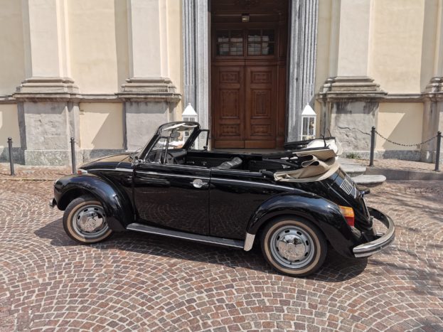 Maggiolino cabrio nero