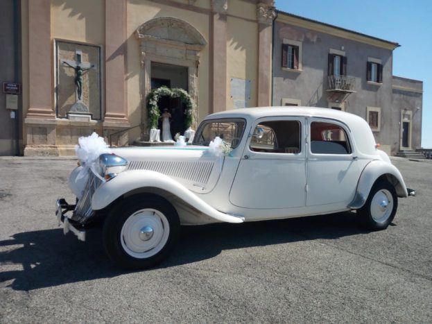 Particolare auto sposi