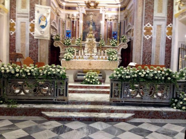 Balaustra e altare