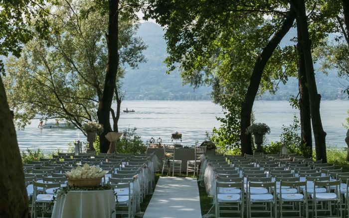 NOZZE NEL BOSCO FRONTE LAGO